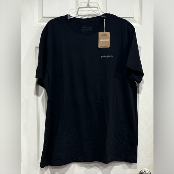 Patagonia Men's Medium Fitz Roy Icon Responsibili-Tee T-Shirt Ink Black NWT - Picture 1 of 11